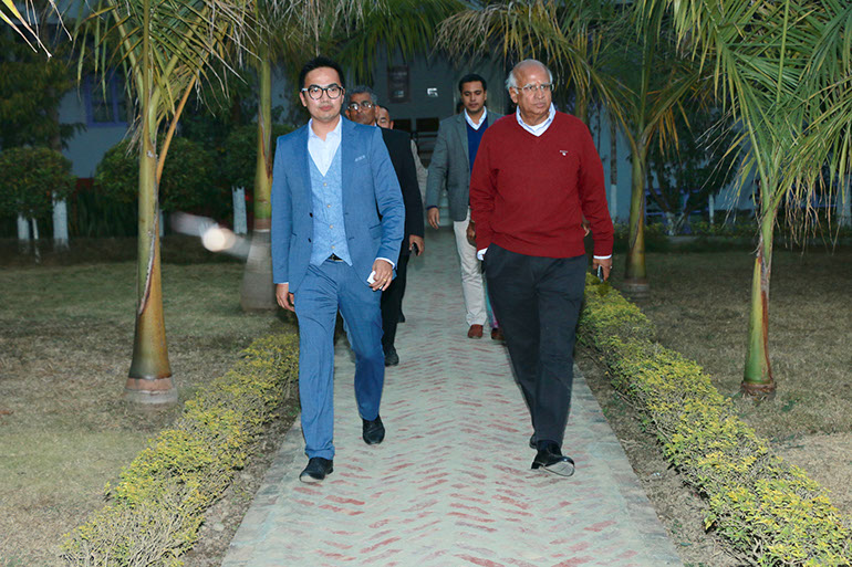 Description of Image 1